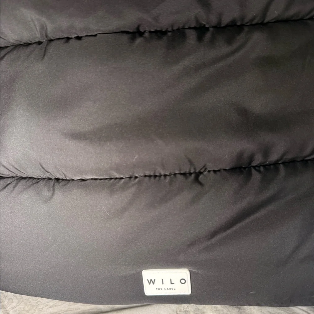 Elegant Black Puffer Tote Bag - Picture 2 of 4